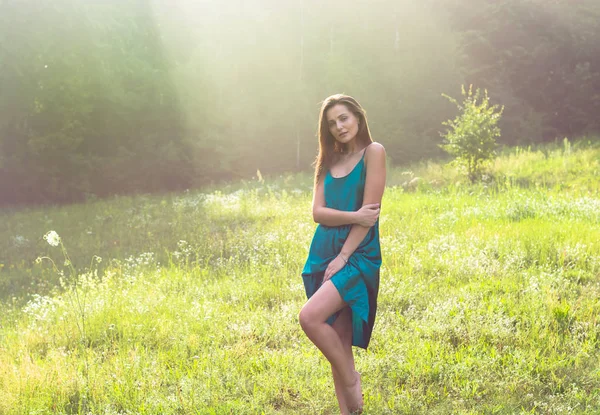 Young Beautiful Woman Enjoys Sunlight Flower Meadow Forest Sunset — Stockfoto