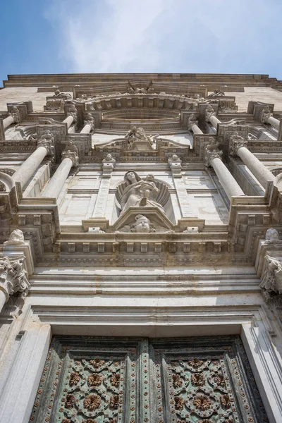 Escultura Fachada Catedral Templo Plaza Catedral Girona Espanha Vista Inferior — Fotografia de Stock
