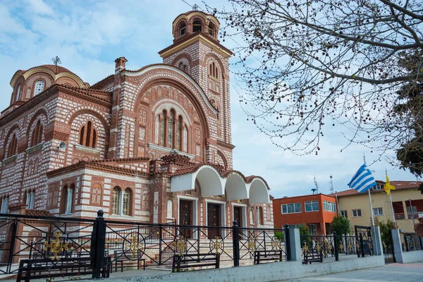 Iglesia de Santa Paraskeva en el Nea Kallikratia, Grecia — Foto de Stock