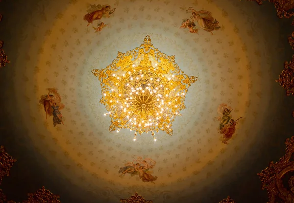 Chandelier and paintings on the ceiling in the auditorium of the — Stock Photo, Image