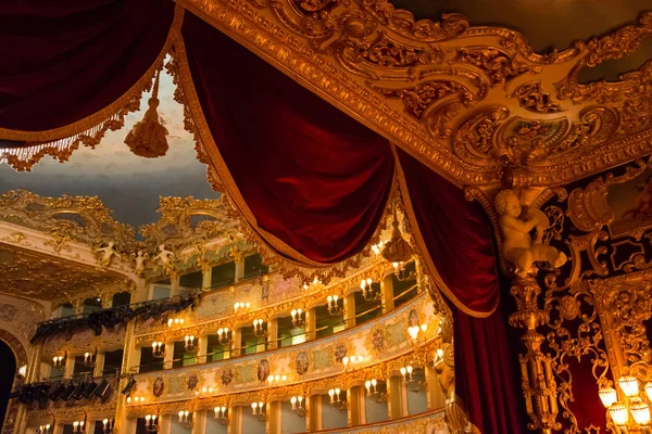 La Fenice Tiyatrosu'nun içi. Venedik, İtalya — Stok fotoğraf