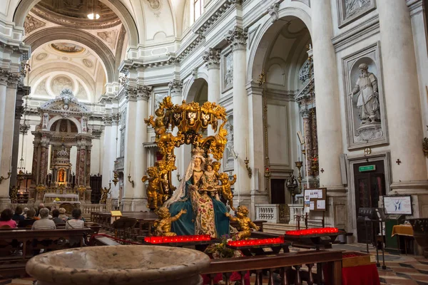 Editorial. Junho de 2019. Veneza, Itália. O interior da Igreja — Fotografia de Stock
