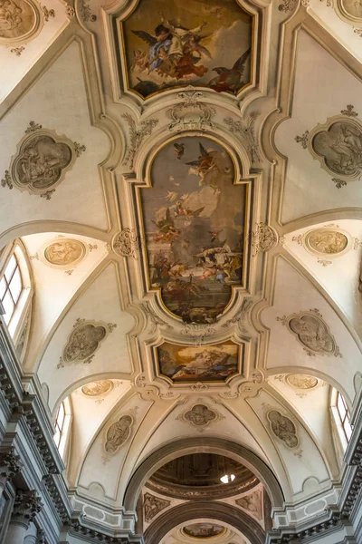 Redactionele. Juni 2019. Venetië, Italië. Het schilderij op het plafond — Stockfoto