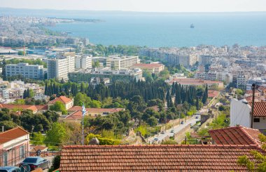 Yukarı Şehir Kalesi yakınlarındaki Ano Poli'de deniz manzarası, Selanik, Yunanistan.