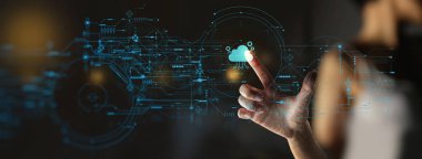 Cloud Computing Technology Internet Storage Network Concept'in iş kadını el itme simgesi Ui