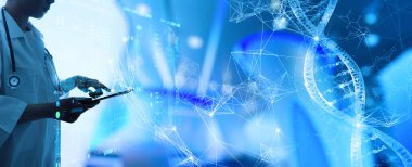 Tıp doktoru dijital tıbbi kayıt tabletine DNA ile dokunuyor. Tıp teknolojisi ve ağ konsepti için modern Ui hologramında sağlık ve ağ bağlantısı AR 'ı.