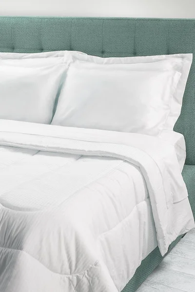 Modernes Schlafzimmer Mit Kopfkissen Auf Dem Bett Innenarchitektur Konzept Dekoration — Stockfoto