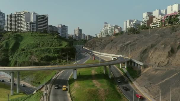 Vista Aérea Armendariz Cuesta Abajo Ciudad Miraflores Arrecife Costa Verde — Vídeo de stock