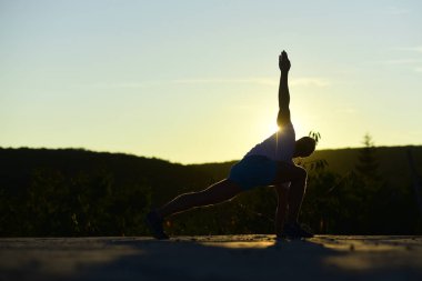 Sporcu egzersizleri, kopya alanı yok. Spor ve eğitim kavramı.