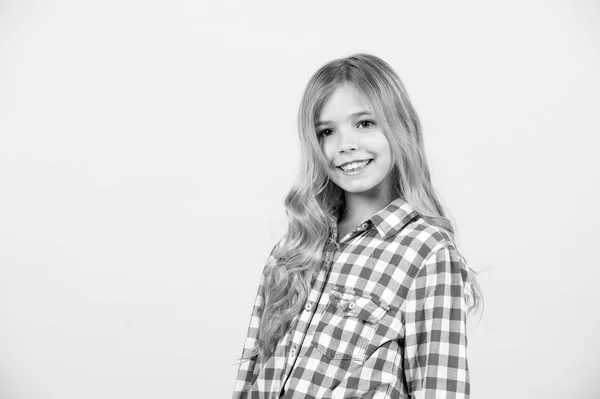 Glückliche Kindheit Kindermodel Lächeln Mit Langen Blonden Haaren Schönheit Aussehen — Stockfoto