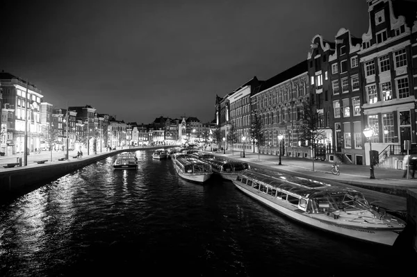 Amsterdam Netherlands October 2017 Water Street Boats Historical Buildings Night — Stock Photo, Image