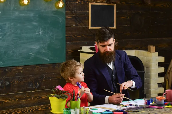 Baba ve doğa resim çocuk. Baba ve oğul, sanat terapisi ders