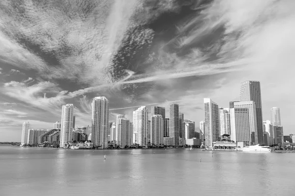 Miami skyline felhőkarcoló — Stock Fotó