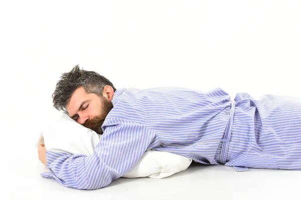 Hombre con el sueño cabello desordenado, sueño pesado, fondo blanco . — Foto de Stock