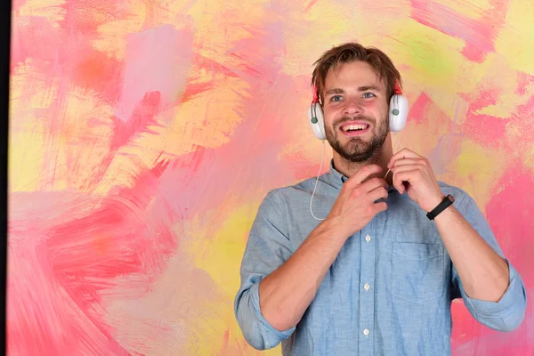 Hombre europeo divertirse. Estilo de vida musical. — Foto de Stock