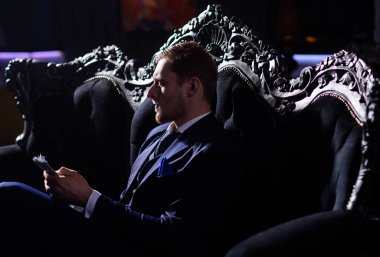 Zengin yaşam tarzı, profesyonel başarı, kar, ekonomi kavramı.