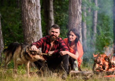 Tatil ve dinlenme kavramı. Kaç aşk veya genç ailesi içinde