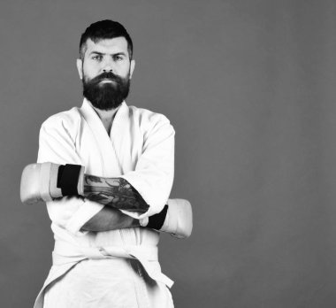 Oryantal spor kavram. Savaş ana çalışma dışarı geçti ellerini tutar.