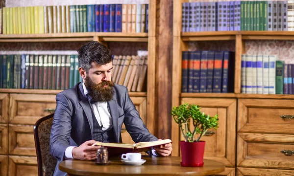 Pausa para el café, concepto de ocio. Educación e inteligencia . —  Fotos de Stock