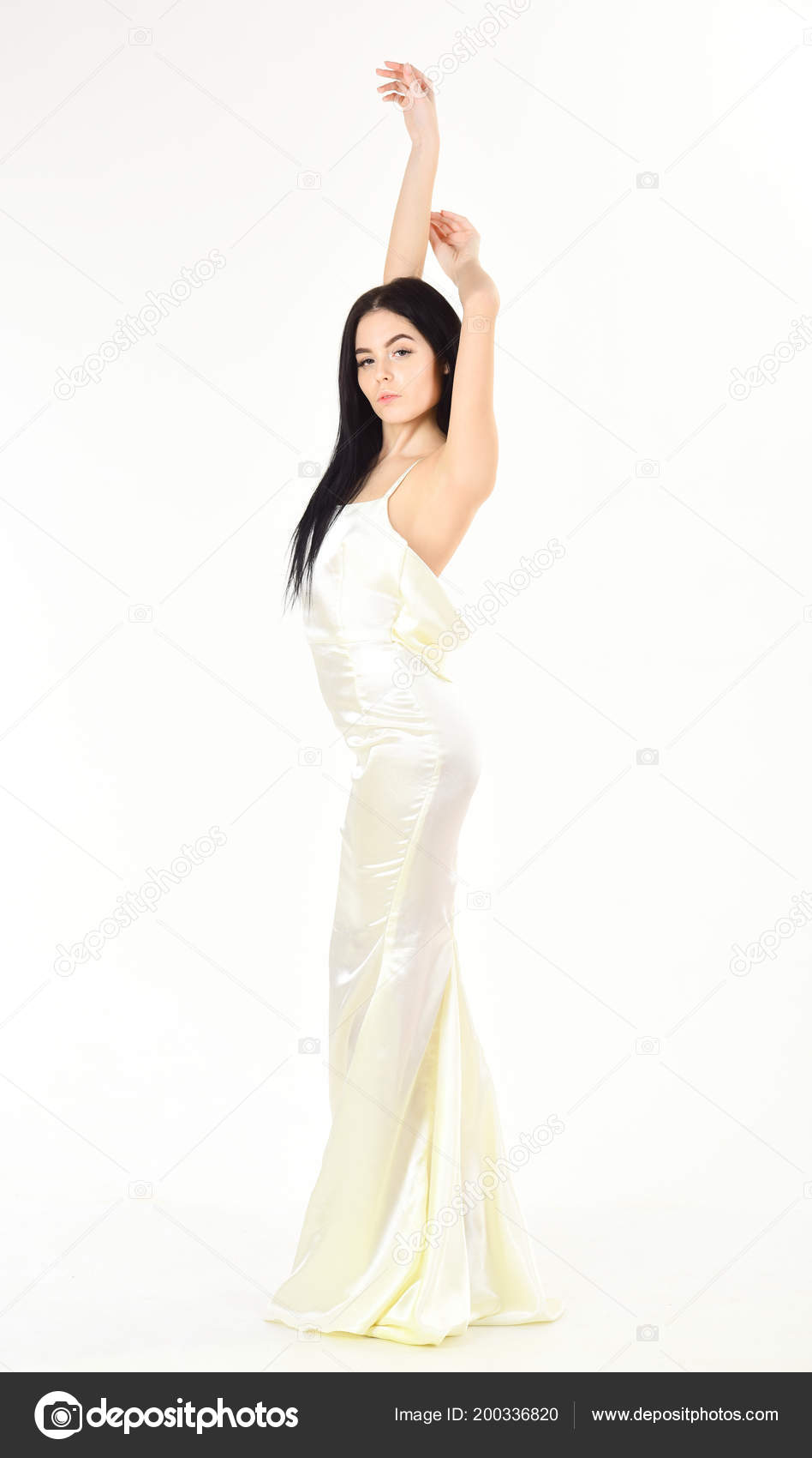 Mariée Jeune Fille En Robe Gracieuse Concept De Mode De