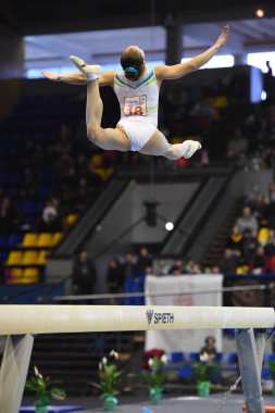 kadın jimnastikçi denge aleti Stella Zakharova artistik jimnastik Ukrayna Uluslararası Kupası sırasında performans