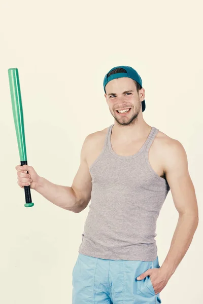 Homme au chapeau vert cyan sur fond blanc. Joueur au visage souriant heureux prêt à jouer au baseball — Photo