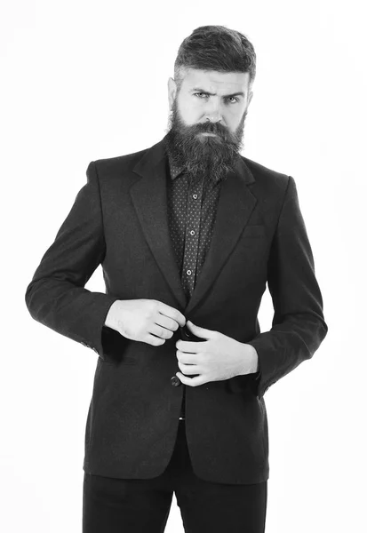 Brutale man met lange baard en ernstige gezicht. Leiderschap, succes, luxe levensstijl, elegantie, rijke, bedrijfsconcept. CEO in slimme kleding. — Stockfoto