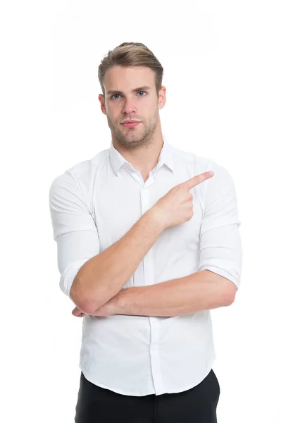 試してみて下さい。男は、ホワイト カラー シャツ ホワイト バック グラウンドの分離人差し指をよく手入れ。広告のコンセプトです。自信を持って指示方向をマッチョ。男の事務員は、方向を示しています。 — ストック写真