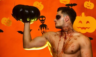 Maço gövde ve kabaklar süslemeleri ile. Hediye ver yoksa karışmam