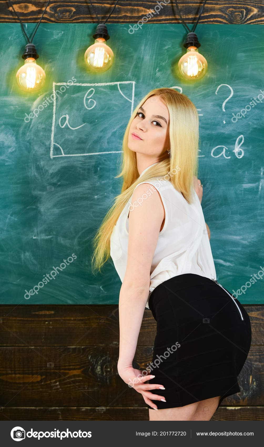 Nice short skirt 2025