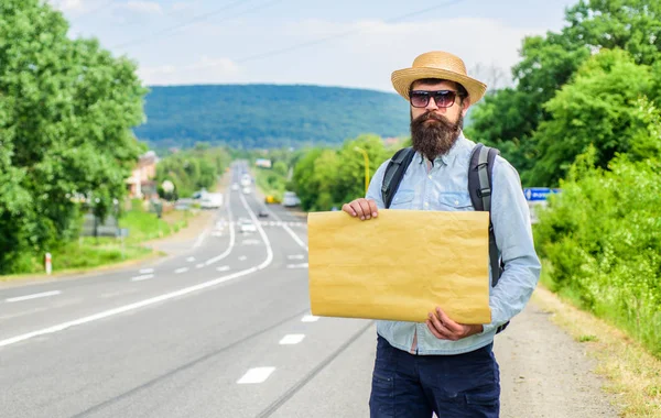 Direcciones Generales Cortas Hombre Barbudo Autoestopista Pie Borde Carretera Con — Foto de Stock