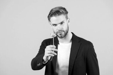 Lisans ile çiçek, 8 Mart