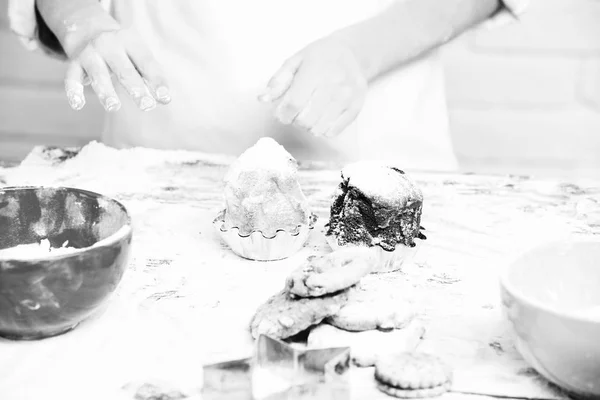 Mãos masculinas de cozinheiro chef — Fotografia de Stock