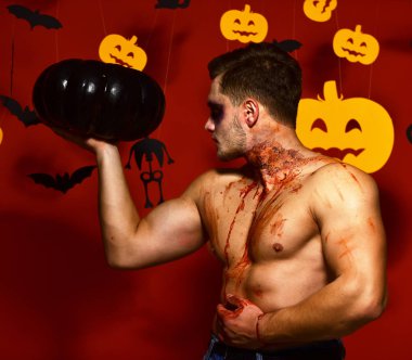 Maço gövde, kabak ve yarasalar. Hediye ver yoksa karışmam