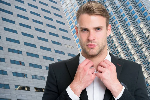 Businessman in modern life. successful life of modern businessman. businessman realtor on modern building background. realtor man at business building. This is my city — Stock Photo, Image