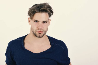 Maço emin yüz ve kıl. Erkeklik ve güven