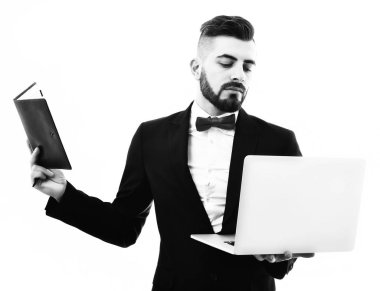 Kavramı online iş konferans ve planlama, iş adamı veya sakal ve kırmızı yay ile sigorta acentesi