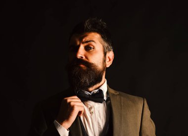 Başarı ve zarafet kavramı. İşadamı ile karışık yüz