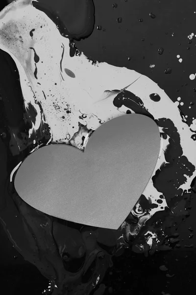 Heart made of paper lying on paints. Drops of paint — Stock Image Heart made of paper lying on paints. Drops of paint Stock Picture
