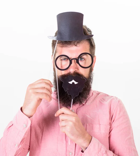 İyi pansuman seni daha zeki yapar. Dostum sakallı hippi karton silindir şapka ve gözlük daha akıllı arka plan beyaz. Garantili Yolları zeki görünür. Daha akıllı görünüyor için hileler