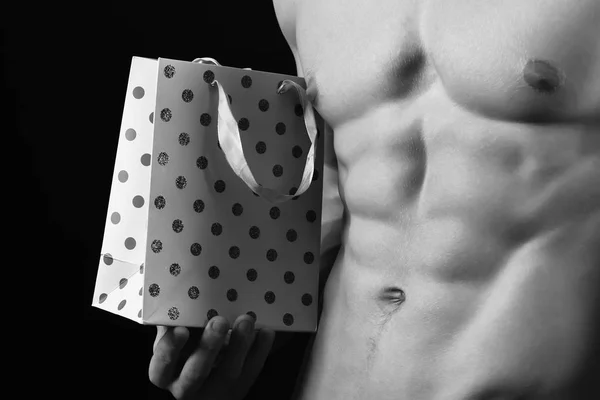 Jungs Bauch und starke Brust. Sport, Shopping und Präsenzkonzept. Männchen mit nacktem Oberkörper — Stockfoto