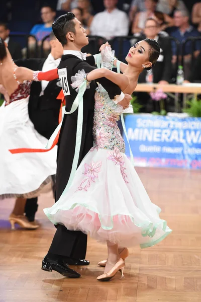 Stuttgart Alemania Agosto 2015 Una Pareja Baile Identificada Pose Baile —  Fotos de Stock