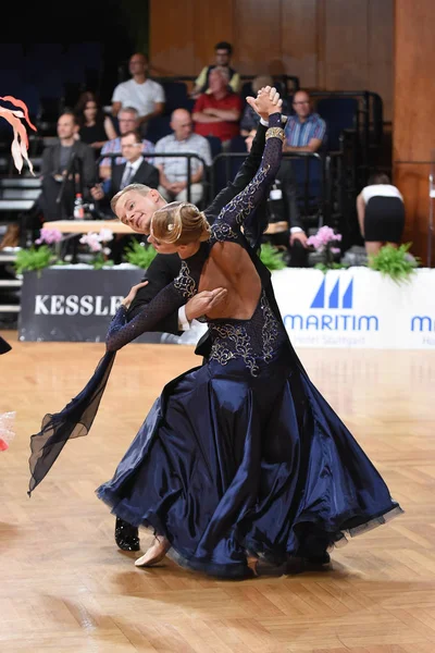 Stuttgart Duitsland Augustus 2015 Een Ongeïdentificeerd Danspaar Een Danspost Tijdens — Stockfoto