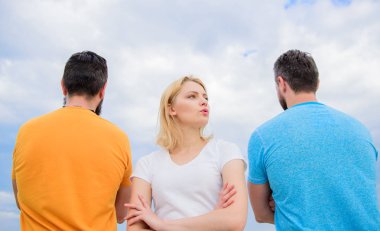 En iyi özellikleri büyük erkek arkadaşı. Kimi düşünüyorum kız o dating sormak olacak. Doğru adamı seçme hakkında bilmeniz gereken her şeyi. Kız iki yüzü olmayan adam önünde dur. Daha iyi erkek almaya ihtiyacı