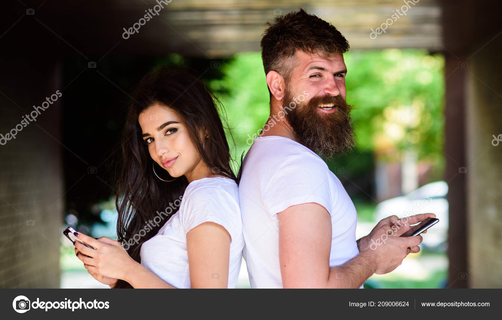 fotografie online dating podvody priateľ je na dátumové údaje lokalít