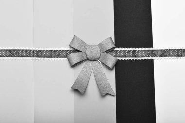 Şerit ve el yapımı yayla mevcut şal