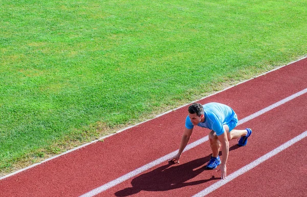 Athlete Runner Prepare Race Joint Mobility Exercises Improve Flexibility Function — Stock Photo, Image