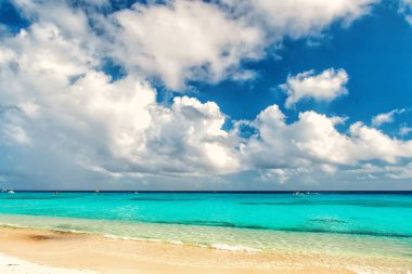 Güzel deniz manzarası, deniz manzarası ile tekneler