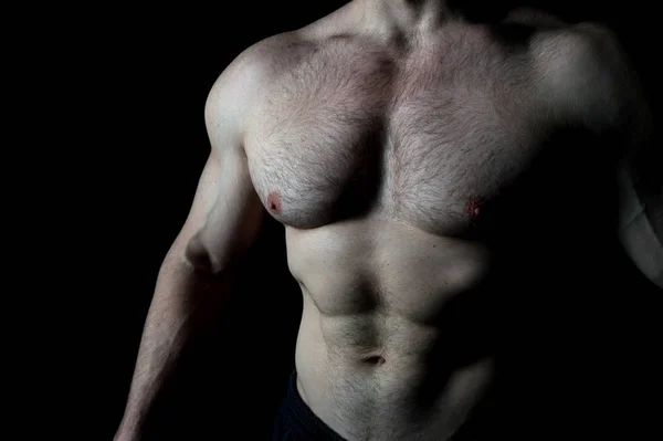 Torso com seis maços e músculos abdominais do homem. Homem musculoso com tronco e peito — Fotografia de Stock