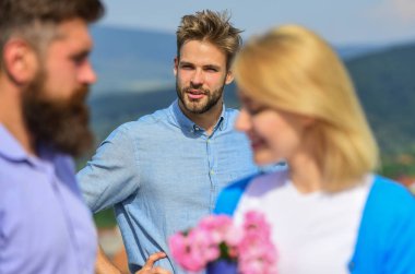 Kırık kalp kavramı. Açık toplantı aşık romantik ilişkiler flört. Kaç adam izlerken kadın başka bir maço bunun yerine onu tercih kıskanç aşk mutlu dating. Çift romantik tarih aşıklar flört